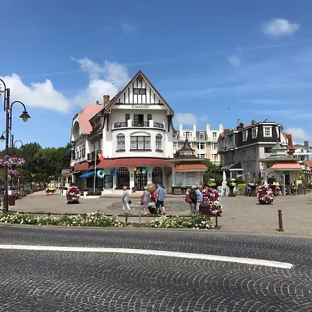 Near Belgian Coast With Garage *